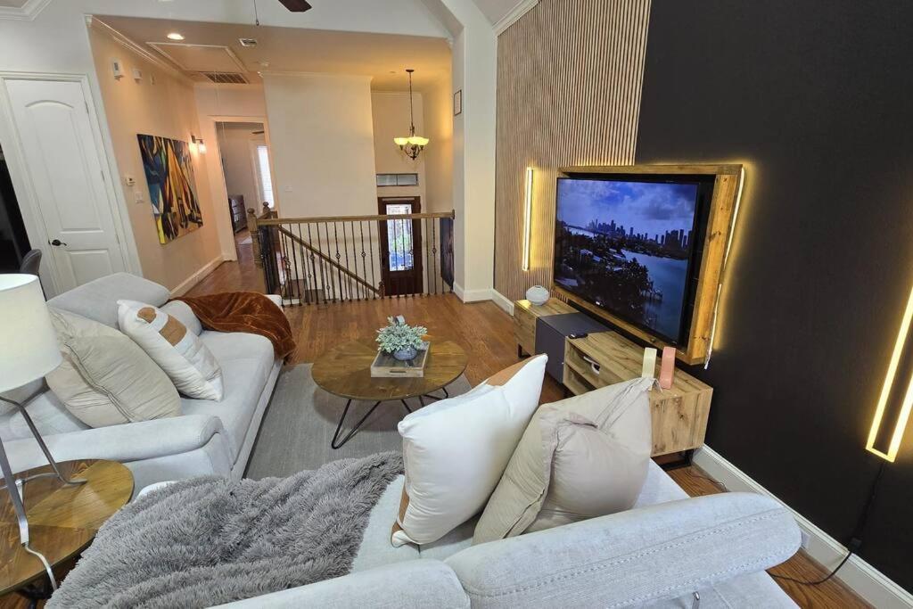 Modern Galleria Gem Private Jacuzzi 3 Br Houston Kültér fotó
