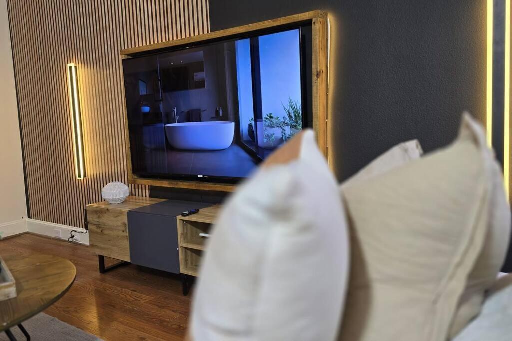Modern Galleria Gem Private Jacuzzi 3 Br Houston Kültér fotó