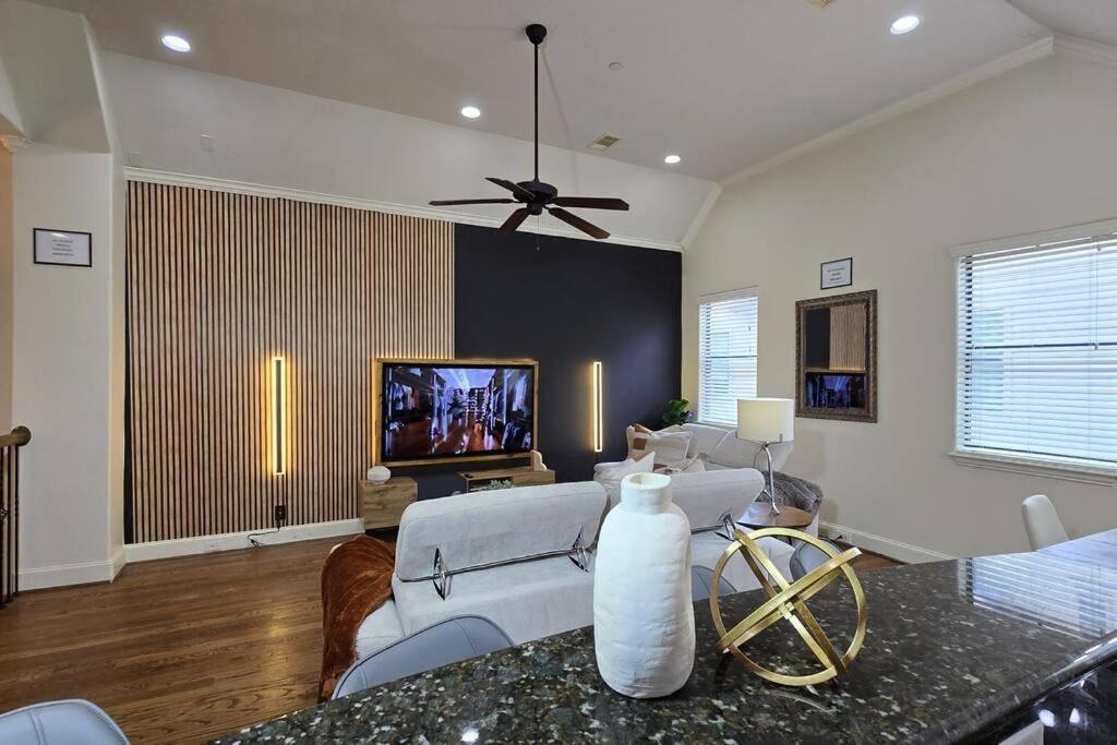 Modern Galleria Gem Private Jacuzzi 3 Br Houston Kültér fotó