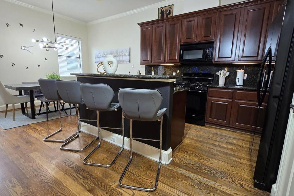 Modern Galleria Gem Private Jacuzzi 3 Br Houston Kültér fotó