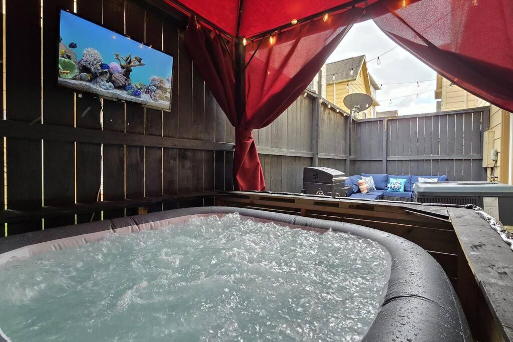Modern Galleria Gem Private Jacuzzi 3 Br Houston Kültér fotó